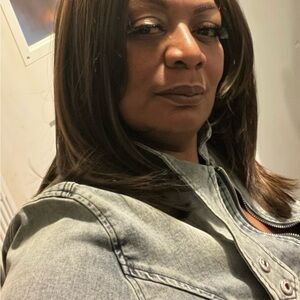 Meet your Posher, Toni